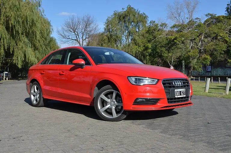 Audi A3 sedán: "agrandadito" no le teme al impuesto interno y sale a ganar terreno