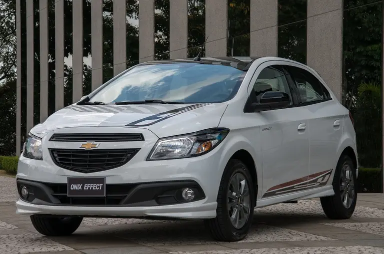 El Chevrolet Onix Effect con estética deportiva ya está a la venta