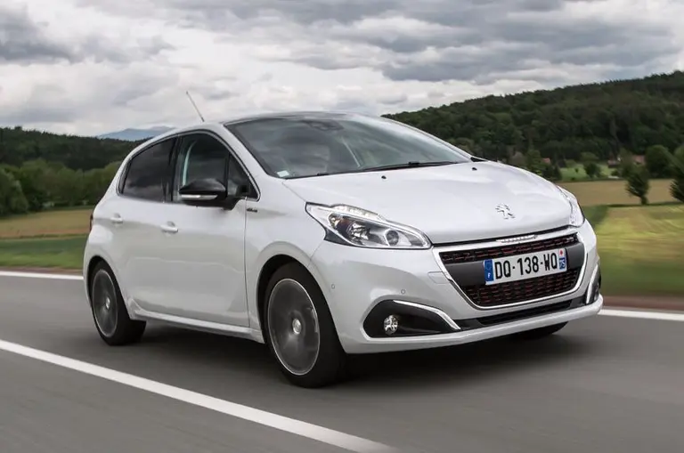 Peugeot presentó el 208 renovado y suma la versión GT