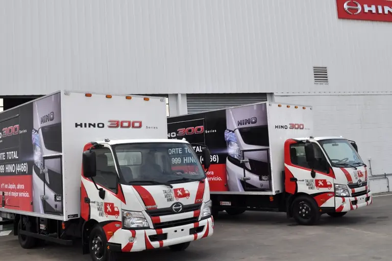 Hino, los camiones de Toyota, ya cuentan con talleres móviles