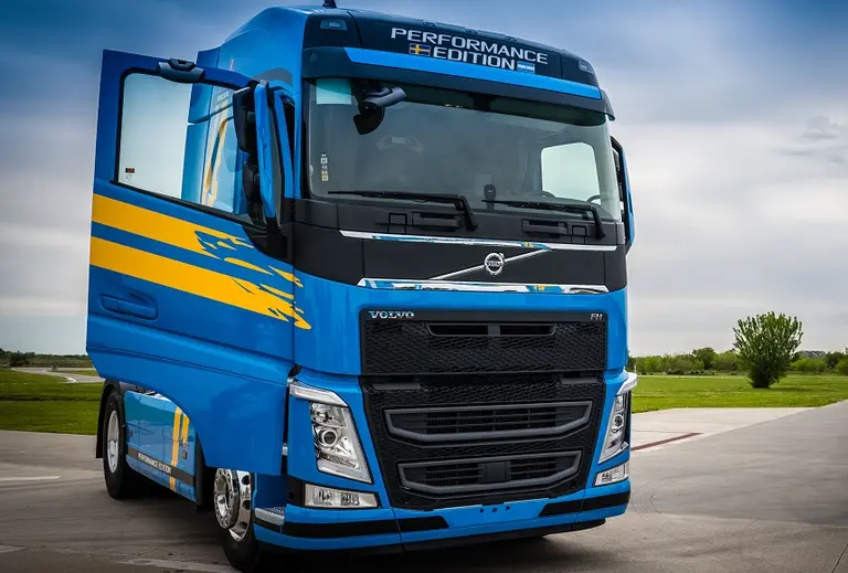 Volvo lanza en la Argentina una edición limitada del FH Performance Edition