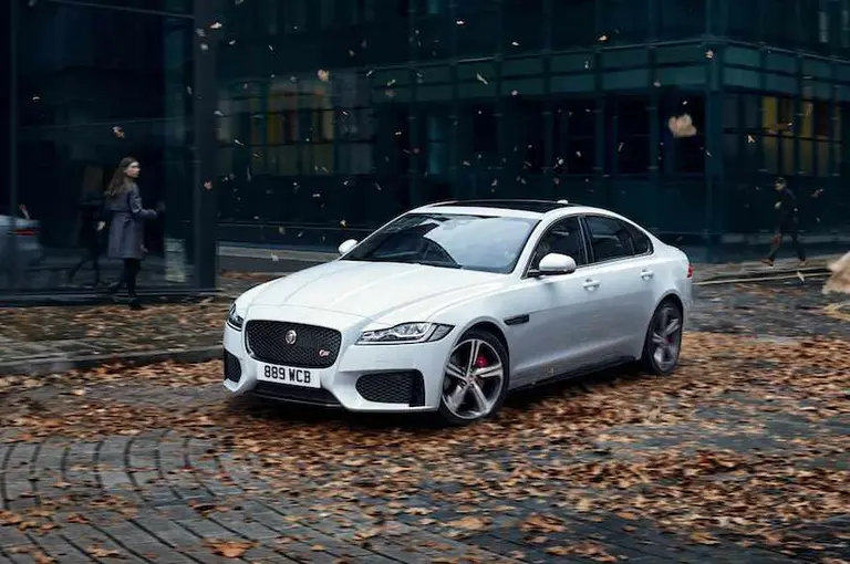 El lujoso Jaguar XF desembarcó en la Argentina