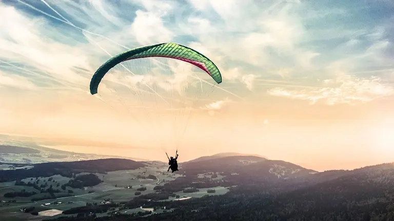 Un viaje en parapente para personas con dispacidades