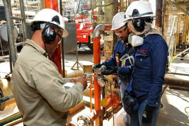 Qué nuevas facultades tendrá la AFIP sobre el cumplimiento de las restricciones para poder pagar parte de los sueldos con ATP