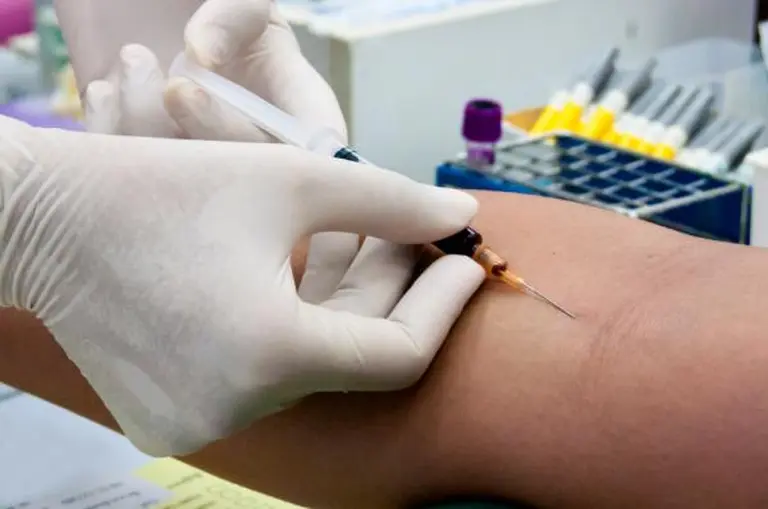 ¿Qué requisitos se exigen en Argentina para la donación de sangre?