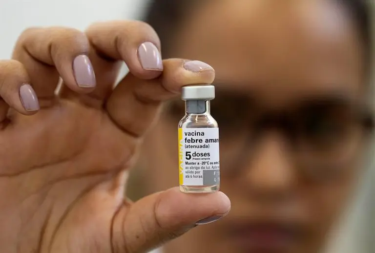 ¿Quiénes se tienen que vacunar contra la fiebre amarilla para ir a Brasil?