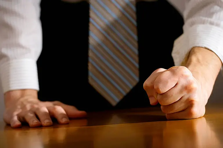 Desde el punto de vista científico, ¿qué puede predisponer a una persona a desarrollar conductas violentas?