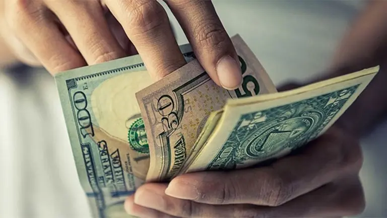 En solo 5 días los depósitos en dólares cayeron u$s1.154 millones