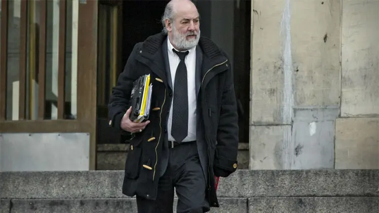 Arrojaron un paquete explosivo en la casa del juez Claudio Bonadio