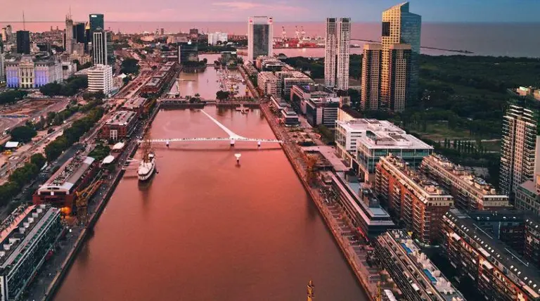 Salen a exportar el "modelo" Puerto Madero