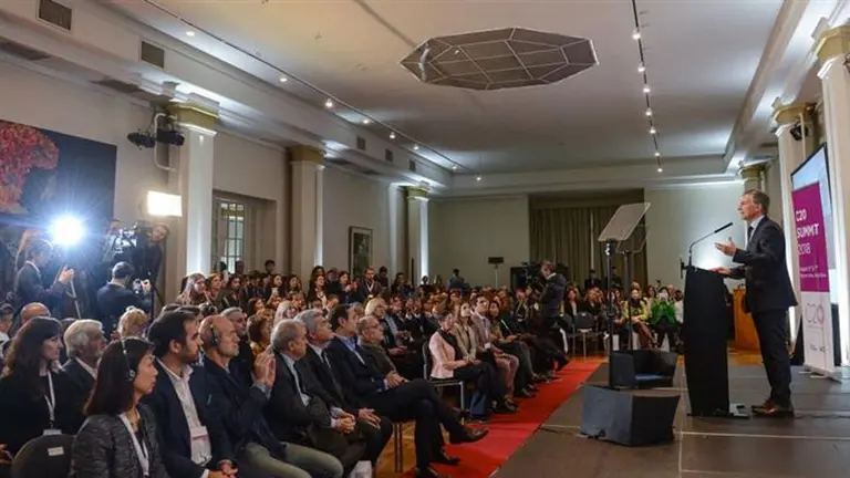 En medio del escándalo de los cuadernos, Macri remarcó el "fuerte compromiso" de Argentina contra la corrupción