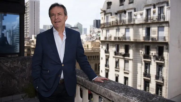 Por qué hay riesgos de que el dólar vuelva a dispararse en el corto plazo, según Daniel Artana