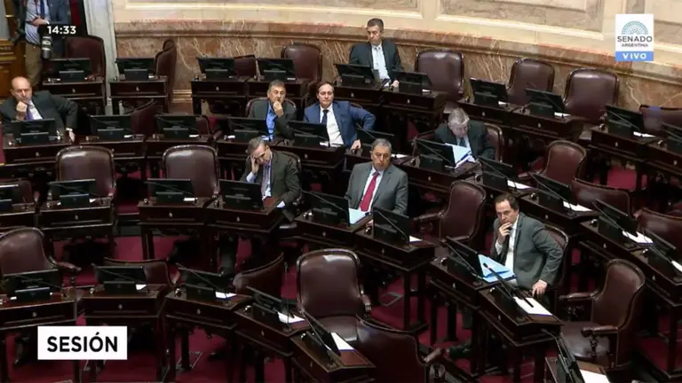 Por un voto, se cayó el debate por los allanamientos a Cristina: el PJ se mostró muy dividido y no hubo quórum