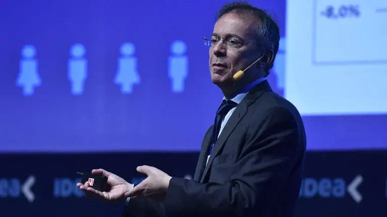 Artana advirtió que en los próximos meses la economía “va a tocar fondo”