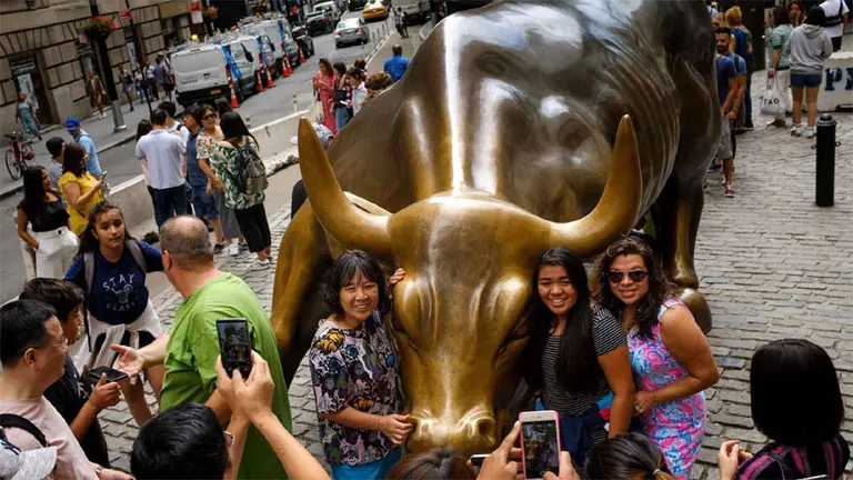 "Bull market": Wall Street registra la racha alcista más larga de su historia