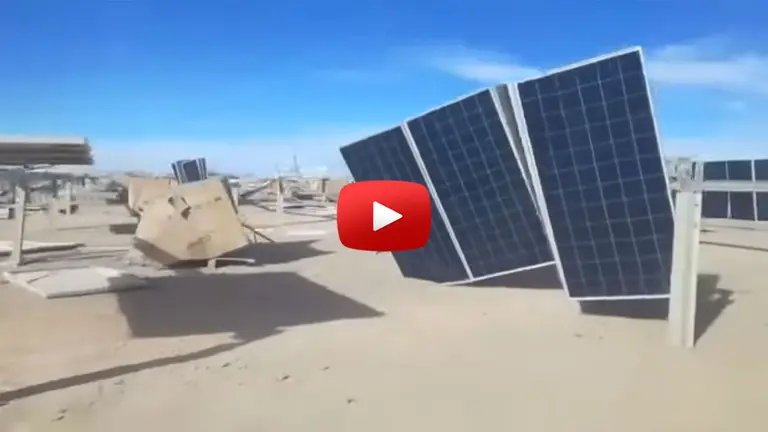 Video impresionante: un parque solar en San Juan quedó destruido tras fuertes vientos