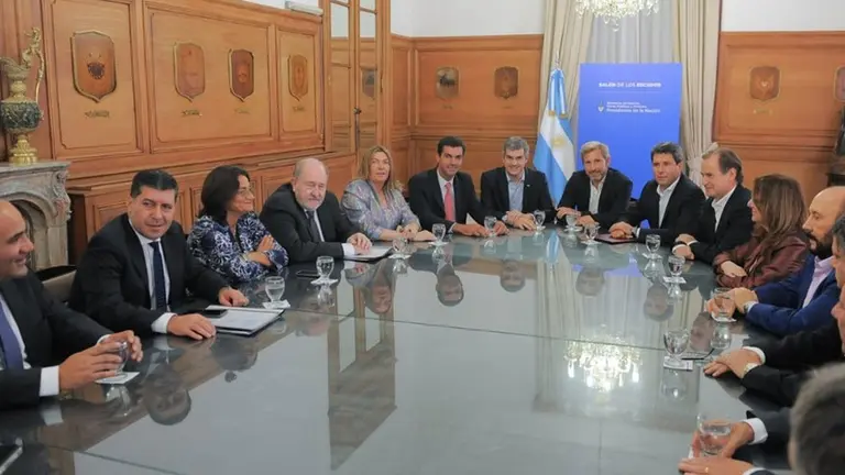 El Gobierno cede ante las provincias y posterga la baja de Ingresos Brutos