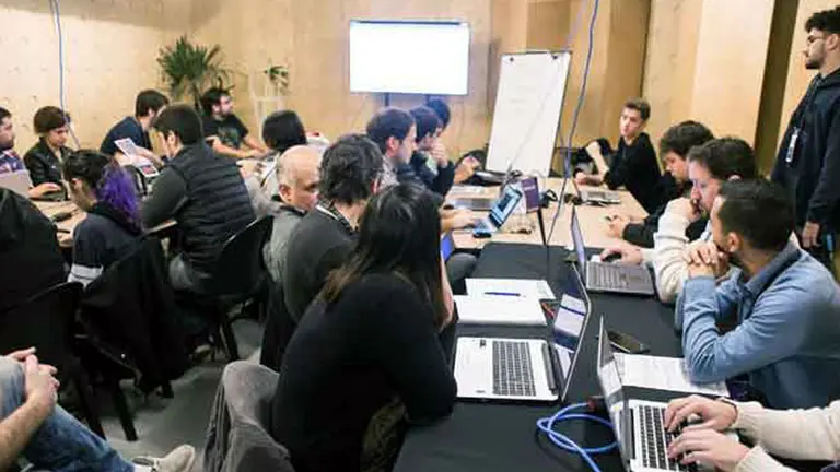 Llega la cumbre anual de los "nerds" argentinos a Buenos Aires