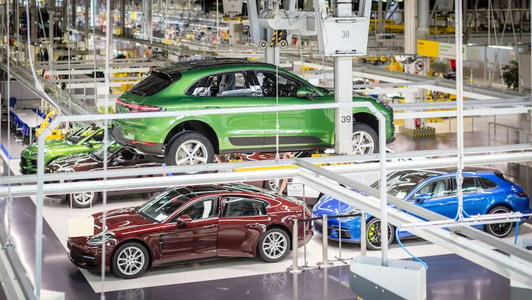 Porsche arranca la producción del renovado Macan, el SUV compacto premium
