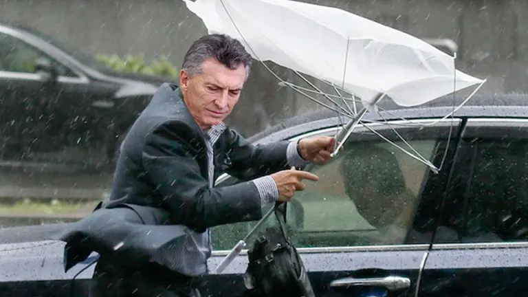 Por dólar y ajuste, ahora economistas prevén una caída de la economía de hasta el 2,5% en 2019