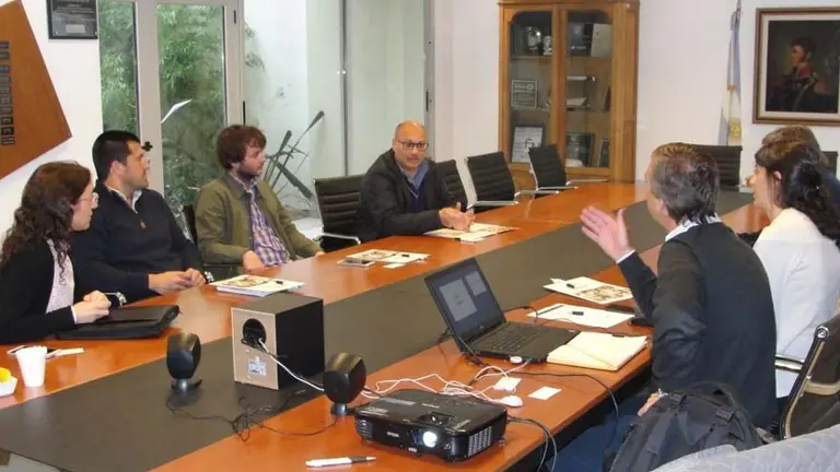 McCain lanzó un programa de primer empleo junto a Fundación Forge