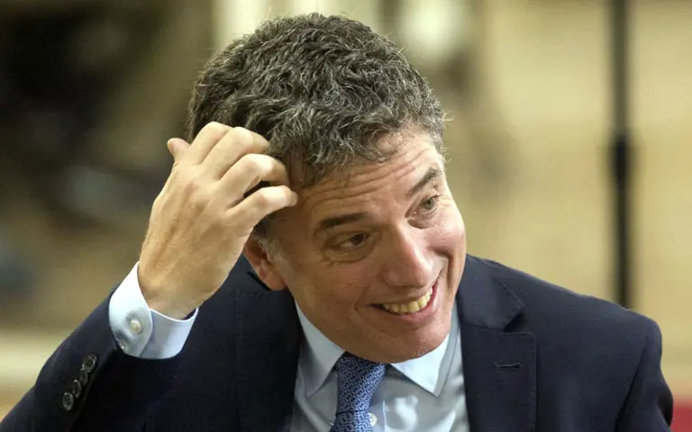 Dujovne: "Si no hay pesos, no hay con qué comprar dólares"