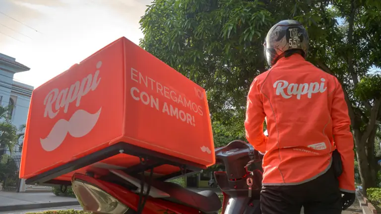 Nace el "convenio 4.0": ahora el sindicato de apps exige el pago del monotributo, ART e internet a cargo de las plataformas