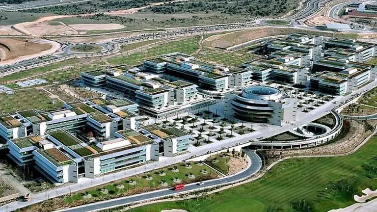 Los fondos Blackstone y Centerbridge se alían para comprar la Ciudad Financiera del Santander por u$s3.500 millones