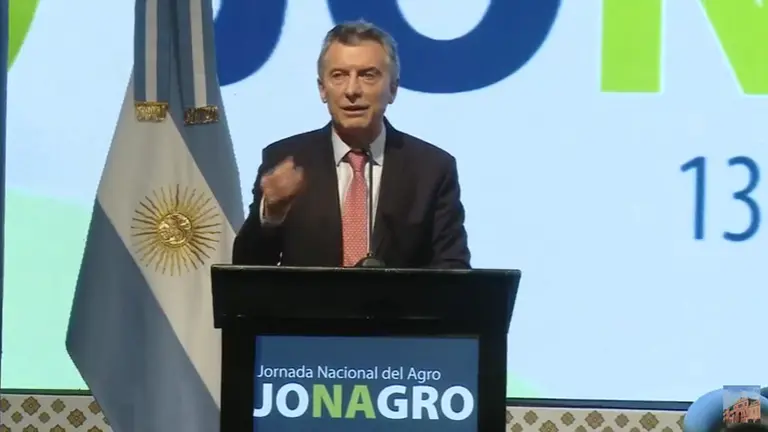Guiño al campo: Macri prometió que retenciones no serán permanentes y pidió "un último esfuerzo"