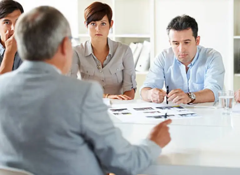 ¿Qué hacemos con los jefes?: el desafío de transformación cultural en las empresas ágiles