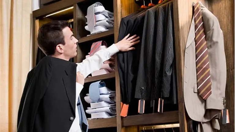 El gasto en ropa para ir al trabajo, una nueva variable de ajuste en tiempos de crisis