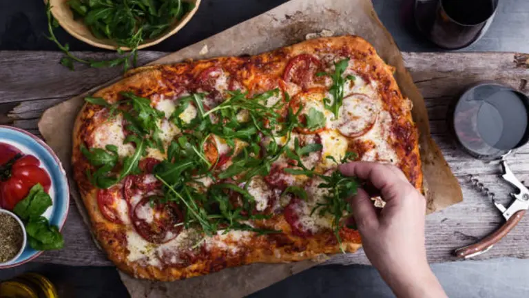 Pizza y vinos: 10 combinaciones que no fallan