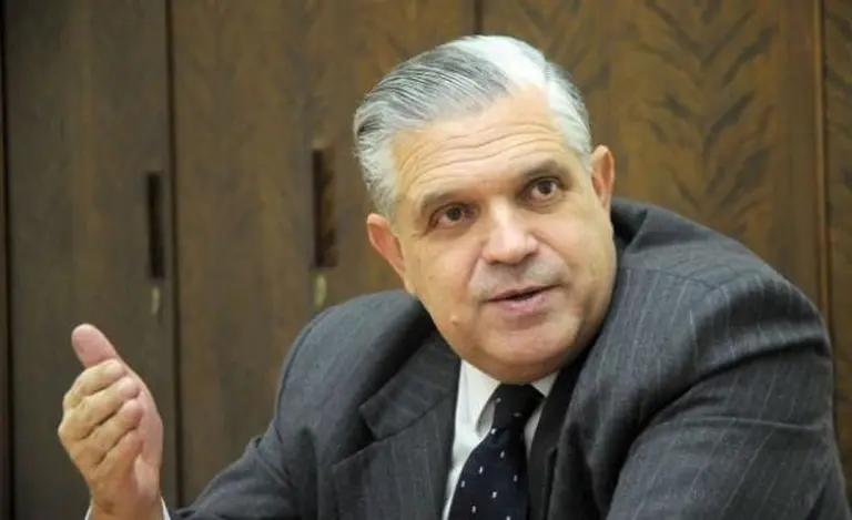 Ricardo López Murphy: "El país tiene que vivir del trabajo en vez de la deuda"