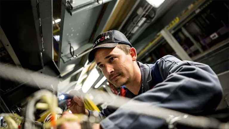 Alstom entregó acciones y bonos a 25.000 de sus empleados