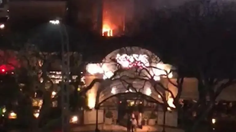 Voraz incendio en el restaurante Kansas de Palermo: más de 15 personas afectadas