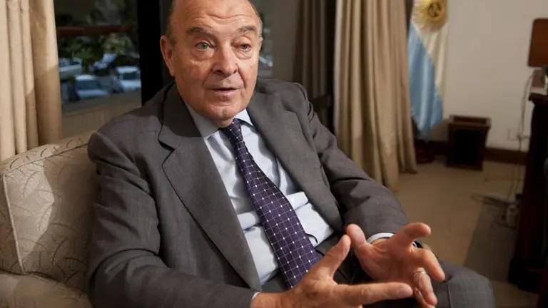 Domingo Cavallo da su "receta" para evitar una nueva crisis antes de las elecciones