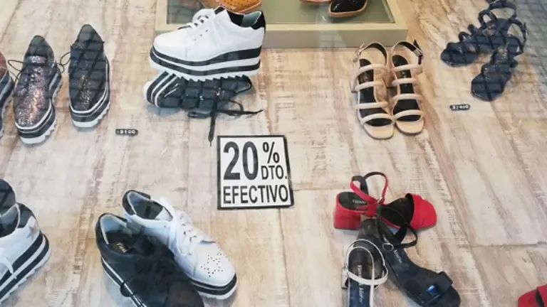 Pagar en efectivo crece como táctica para pelearle a la inflación