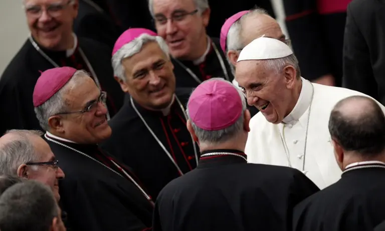 El Papa Francisco avanza sobre un debate demorado: los curas casados