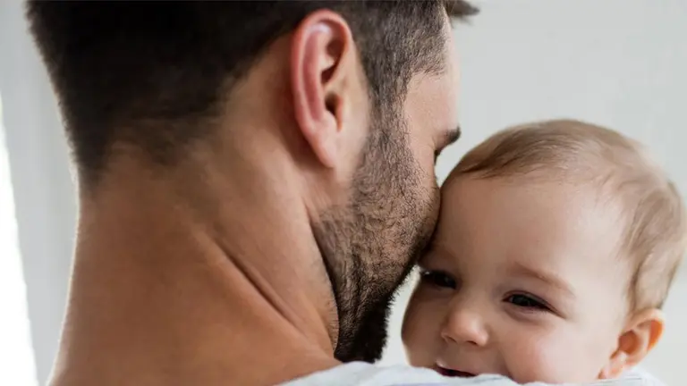 Qué dice el nuevo régimen de licencia compartida por maternidad y paternidad