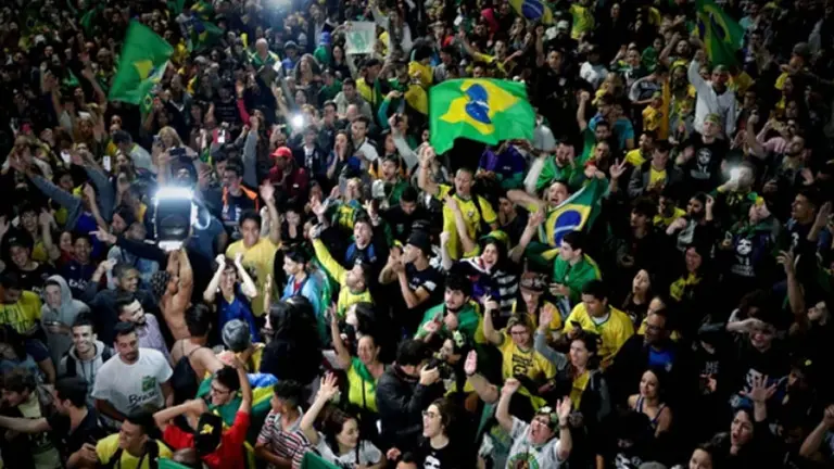 Así se celebró en las calles de Río de Janeiro y San Pablo la victoria de Bolsonaro