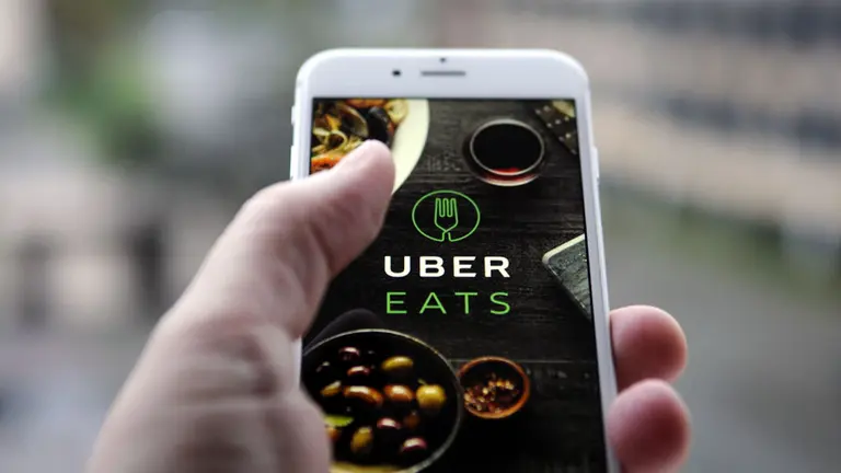 EE.UU: restaurantes quedan vacíos por las aplicaciones de envío a domicilio