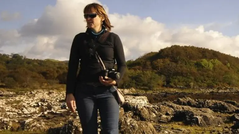 Se dio un golpe en la cabeza: ahora habla inglés por la mañana y alemán por la tarde