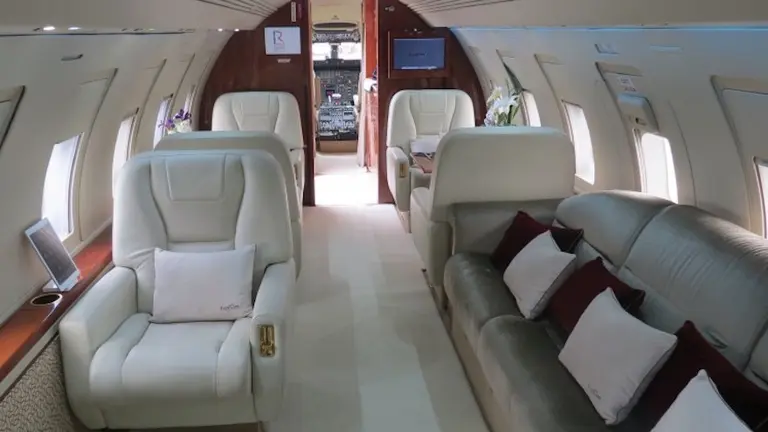 Una compañía aérea amenaza con hacerle juicio al Gobierno