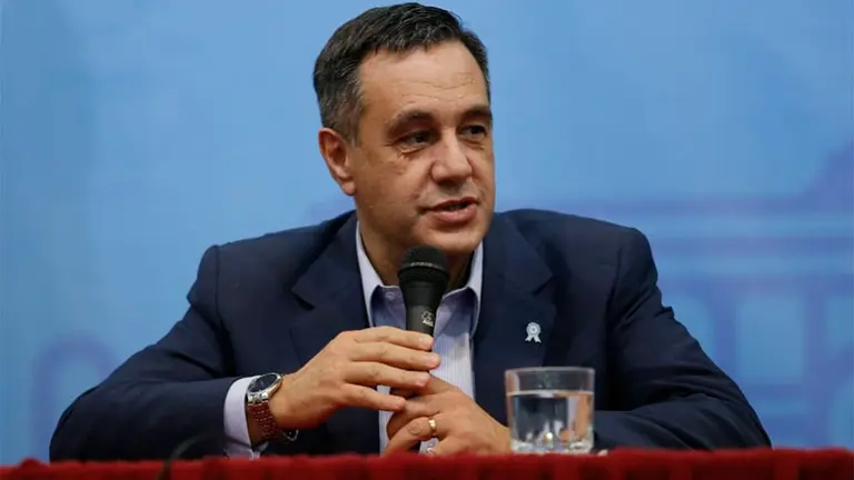 El ministro Finocchiaro dijo que el Gobierno quiere "que se aplique la ley" ante protestas sociales