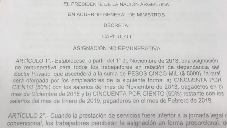 Este es el decreto que desactivó el paro: bono de $5.000 a los privados, seguro antidespido y blindaje social