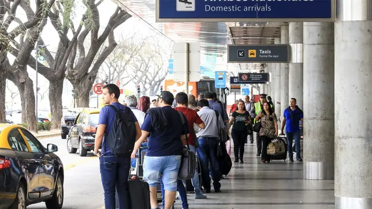 Colectivos a Aeroparque: dos líneas cambiarán su recorrido para llegar al aeropuerto porteño