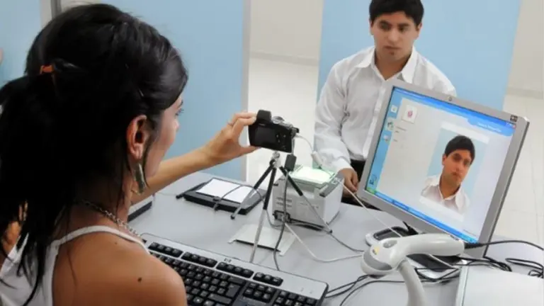 Quieren eliminar la categoría "sexo" de los DNI