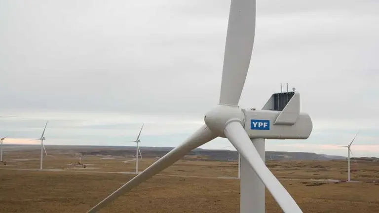 "Impuesto al viento": cómo afrontar la crisis creando tributos irracionales en vez de reducir gastos