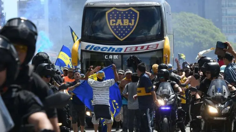 El escalofriante relato del chofer que llevaba a Boca y cómo casi se produce una tragedia