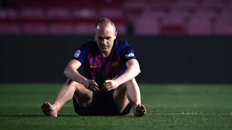 El peor momento de Iniesta: "Necesito ayuda o no salgo de esta situación"